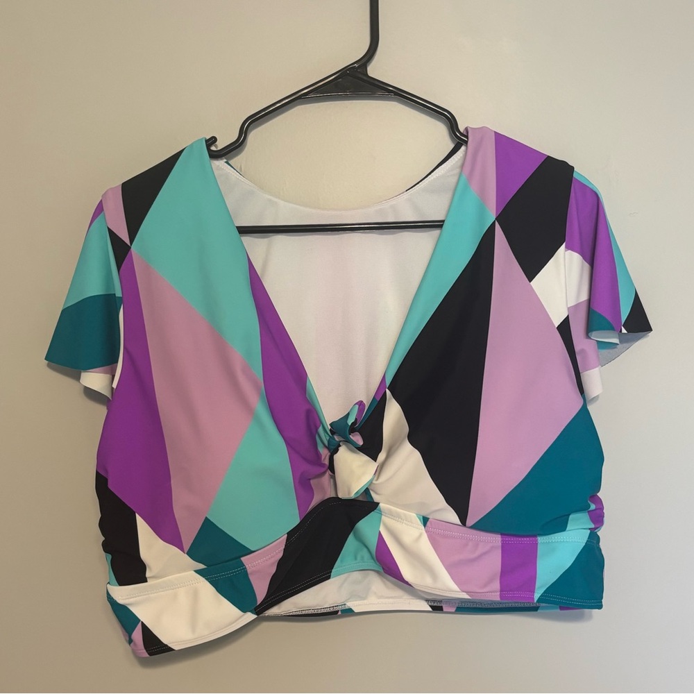 Like new Torrid swim top, color block style with tied keyhole opening - Picture 5 of 9